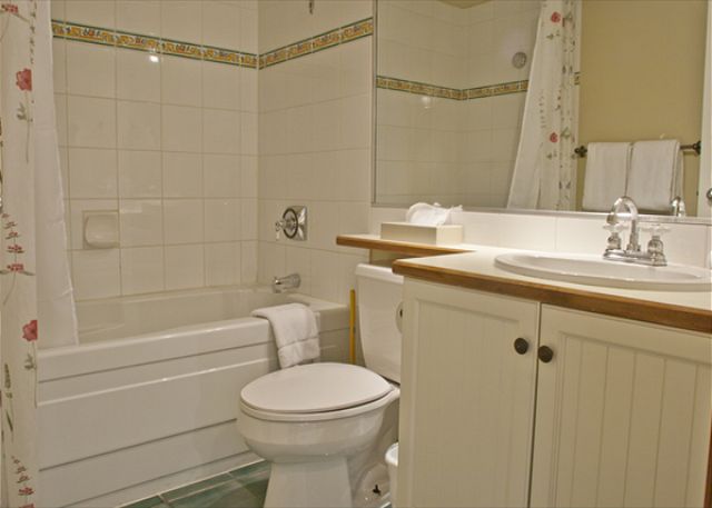 Whistler Aspens on Blackcomb Accommodation 306 Bathroom